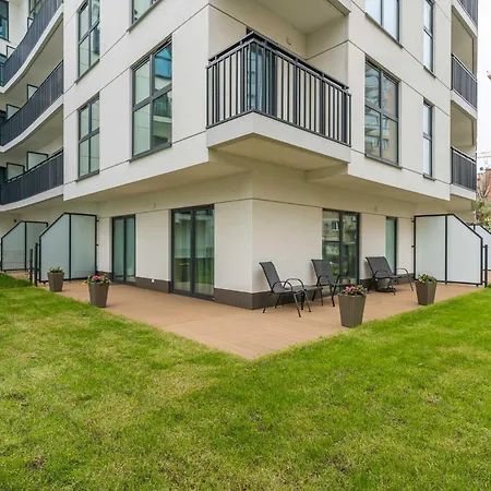 公寓 Marina With Garden By Bookinghost *