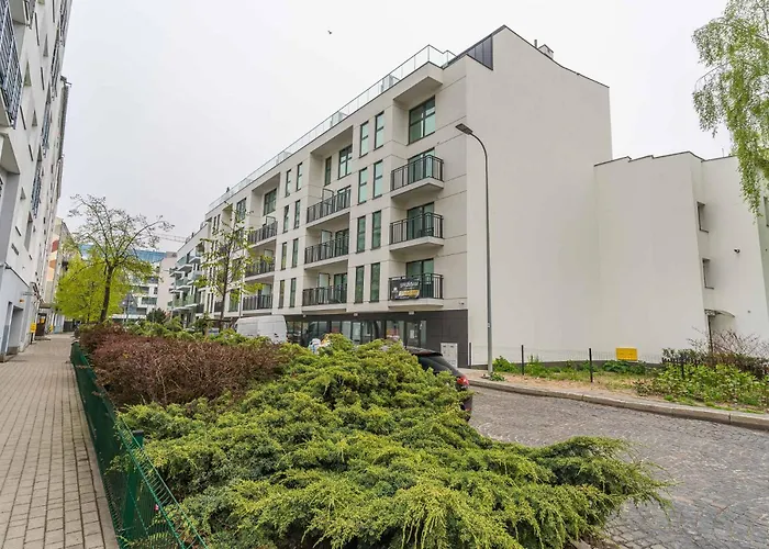 公寓 Marina With Garden By Bookinghost