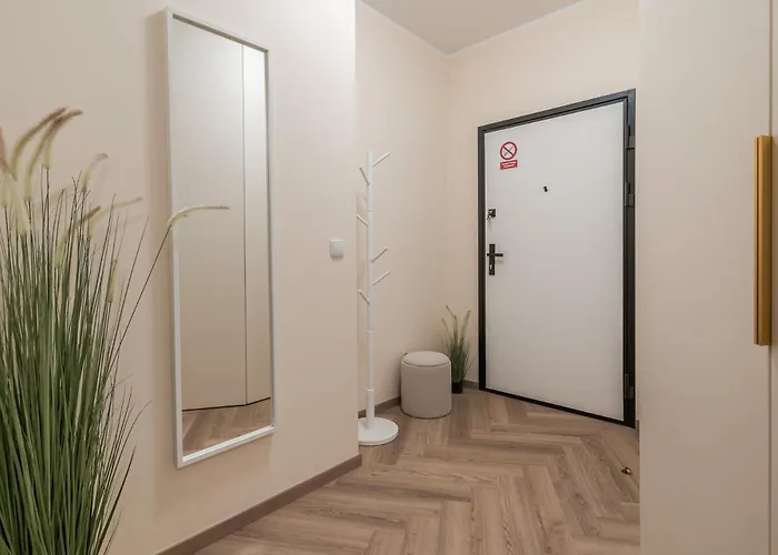 Marina With Garden By Bookinghost * 格丁尼亚